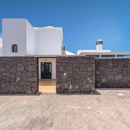 Jessica Lanzarote By Villa Playa Blanca (Lanzarote)